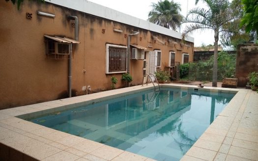 A louer, 4 chbres piscine, Petit Paris Ref : 24277