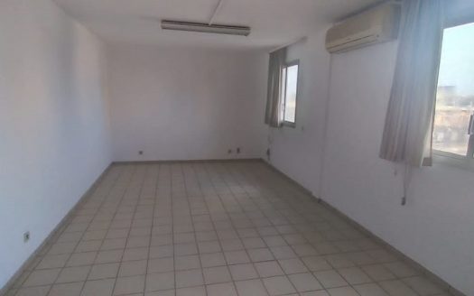 A Louer, 24 bureaux, Centre ville Ref: 24511