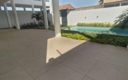 A louer, 4 chbres , piscine, Ext Sud Ref : 24710